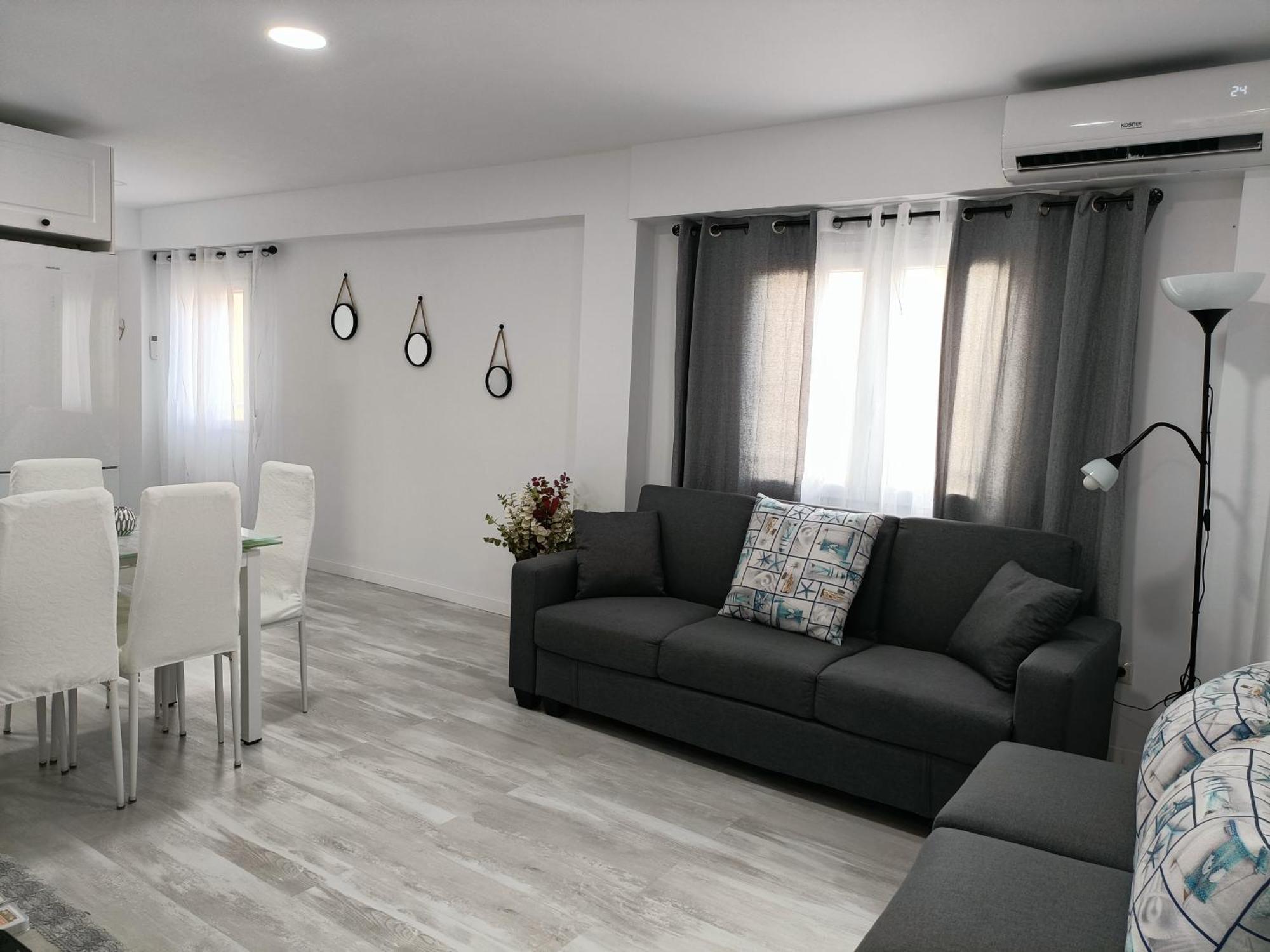 Mare De Deu, Vivienda Vacacional Para Familias Y Mayores De 25 Anos En El Grao De Gandia-Playa Playa de Gandia Exterior foto